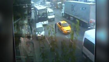 Poğaça almak isterken canından oluyordu