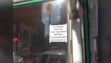 İş yeri camına evlenmek istediğini yazdı