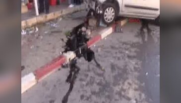 Kamyonet ile otomobil kavşakta çarpıştı: 2 ölü, 2 yaralı
