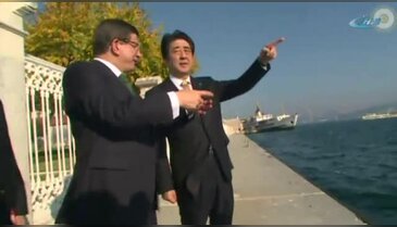 Davutoğlu, Abe'ye İstanbul'u anlattı