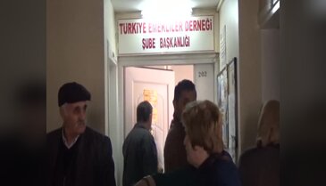 Bursa'da ev hayali kuran emeklilerin başvuru kuyruğu