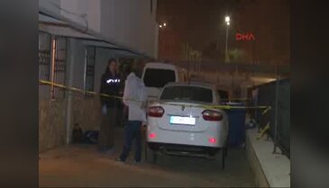 Reklam tabelası değiştirirken 6 katlı binanın çatısından düştü