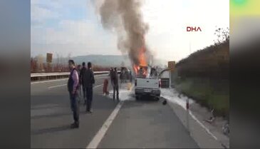 Bursa'da pikap alev alev yandı