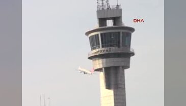 Uçaklar lodosta inmekte zorlandı