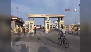 Çanakkale'de feribot seferlerine fırtına engeli