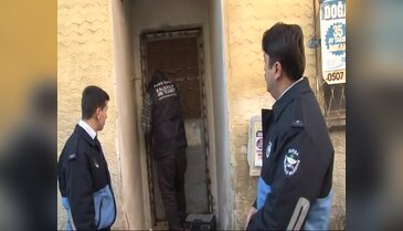 Bursa'da yaşlı kadın çöp evi için kendini astı!