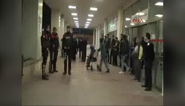 Yaralı polis Şanlıurfa'ya götürüldü