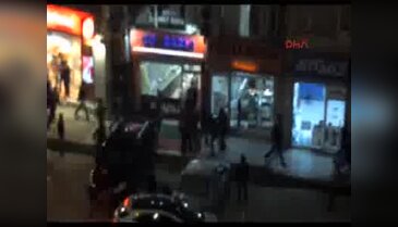 Gençlerin kavgasını polis ayırdı