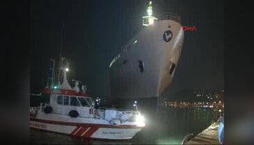 İstanbul'da kuru yük gemisi karaya oturdu