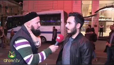 Muhabiri çileden çıkaran genç