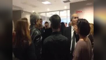 Can Dündar'a adliye koridorlarında destek