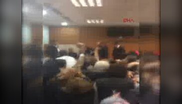 Mahkemede "Özgür basın susturulamaz" sloganları