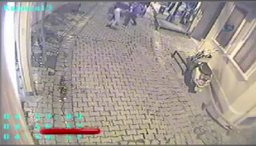Ünlü rockçı Hayko Cepkin kadına böyle kafa attı