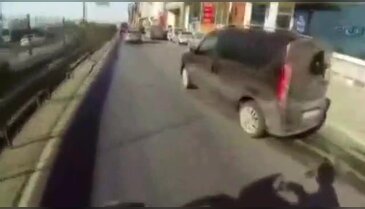 Otoyolda tehlikeli atışma!