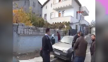Boşanmak isteyen karısını öldürdü