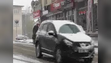 Ankara'da kar yağışı ve tipi etkili oldu
