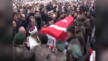 Şehit polis arkadaşlarının omzunda son yolculuğuna uğurlandı