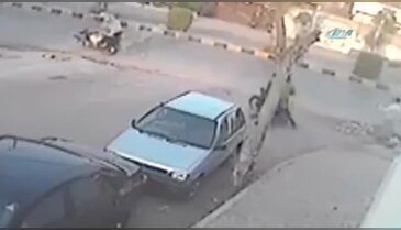 Hırsızı motosikletten aldı