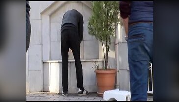 Bursa'da cami avlusunda bonzai içen genç komaya girdi
