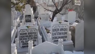 'Mezar taşlarındaki propaganda yazıları silinsin'