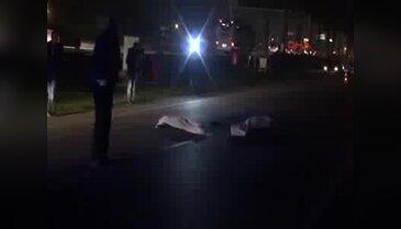 Asfaltta selfie çeken gençlerin üzerinden kamyonet geçti: 2 ölü