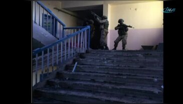 Diyarbakır'da asker böyle girdi!