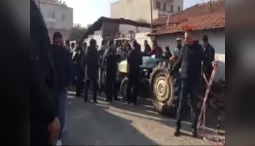 Evinde annesinin gözü önünde öldürüldü