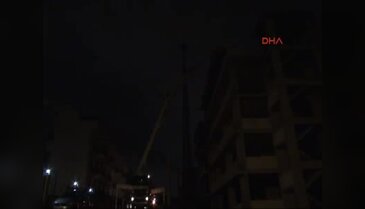 Beton pompası elektrik tellerine temas edince 2 işçi akıma kapılıp yaralandı