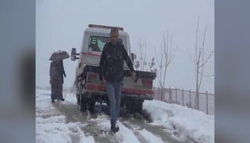 Bursa'da sürücü atladı cip başka bir otomobille birlikte şarampole uçtu