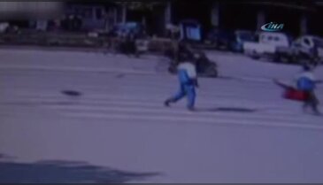 Öğrencilerini korumak isterken kaza kurbanı oldu