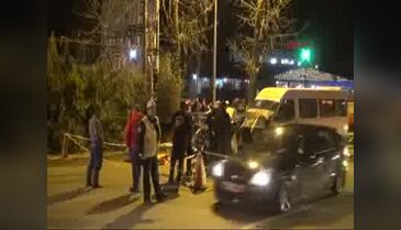Otomobille minibüs çarpıştı: 3 ölü 5 yaralı