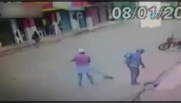 Kamyon tekerleği genç kadının hayatına mal oldu