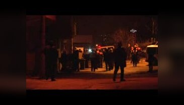 Uyuşturucu satıyor diye benzin döküp evini yakmaya kalktılar