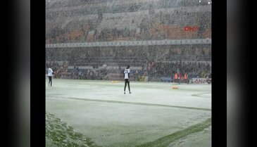 Beşiktaş - Mersin İdmanyurdu maçına kar engeli