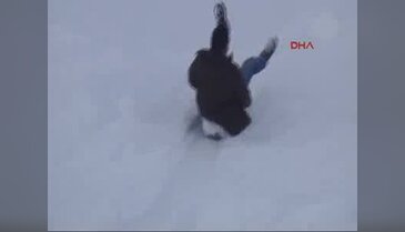 Uludağ'da bidon ve naylonlu kayak