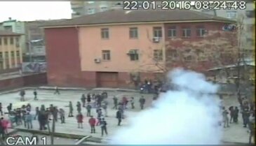 Diyarbakır'daki okul saldırısı kamerada