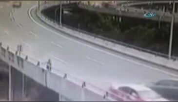 Aracı arıza yapan adam, az daha canından oluyordu