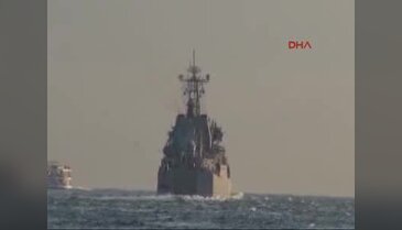 Rus savaş gemisi boğazdan geçti