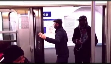 Paris metrosunu trolleyen Adanalı