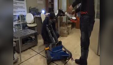 Otomobilini satıp 'mayın tespit ve bomba imha robotu' üretti