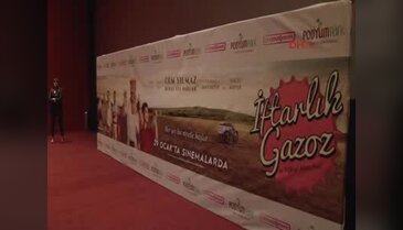 Cem Yılmaz Bursalıları kahkahalara boğdu