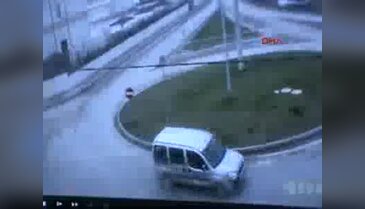 Bursa'da korkunç kaza! Defalarca takla atıp... - 2