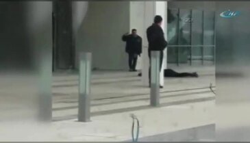 Öldürdüğü kız arkadaşının başında bekledi!