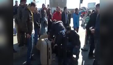 Yaralanan kızını görünce sinir krizi geçirdi