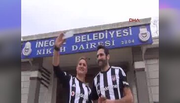 Bursa'da fanatik çift nikaha böyle gitti