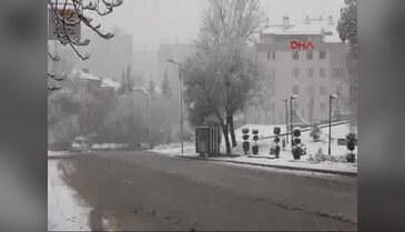 Başkentte kar yağışı etkili oluyor