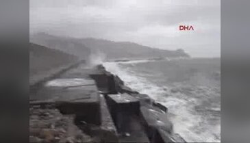 Zonguldak'ta dev dalgalar