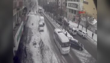 Bir kişinin ölümüne neden olan karın düşme anı mobesede