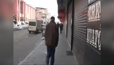 Hakkari, Şemdinli ve Çukurca'da hayat durdu