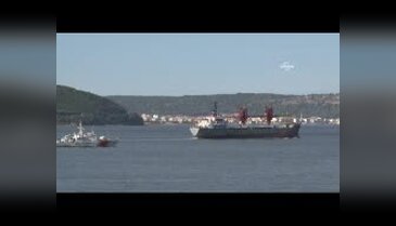 Rus askeri kargo gemisi Çanakkale Boğazı'ndan geçti
